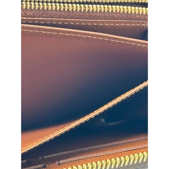 Louis Vuitton Monogram Zippy Wallet - COA Included - Picture 13 of 17